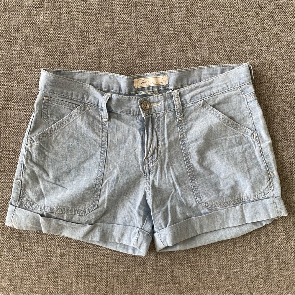 Levi’s Mid Rise Chambray/Linen Shorts